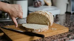 Abnehmen und sich besser fühlen: Womit man Brot ersetzen kann