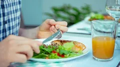 Fisch, der das Altern verlangsamt: gesünder als roter Fisch und viel günstiger